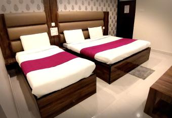 City Hotel allows 18 year olds to book a room