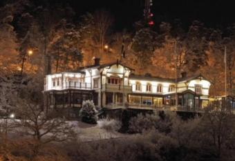 Albert K  k Hotell & Konferens allows 18 year olds to book a room