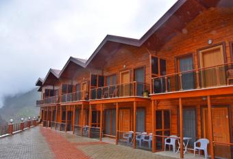 Green Cinar Apart allows 18 year olds to book a room