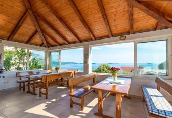 Villa Adriatic Rooms has Balcony rooms