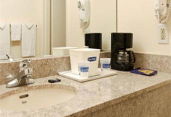 Belmont Inn & Suites has Smoking rooms