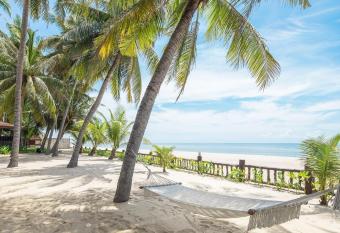 Regent - Chalet, Hua Hin has Balcony rooms