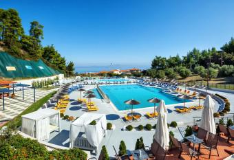 Atrium Hotel allows 18 year olds to book a room