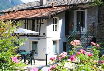 Rivacanze Apartments has Balcony rooms