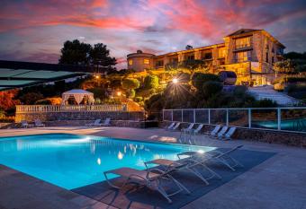 La Bastide De Tourtour Hotel & Spa has Balcony rooms