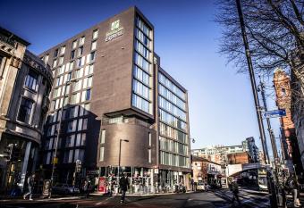 Holiday Inn Express Manchester City Centre, an IHG Hotel allows 18 year olds to book a room