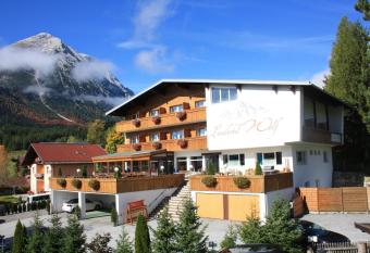 Landhotel Wolf has Balcony rooms