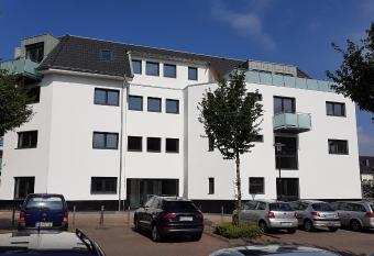 Cloud 7 II allows 18 year olds to book a room