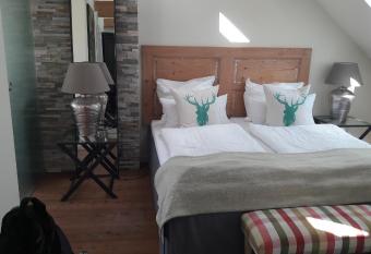 Pension Prinz has Balcony rooms