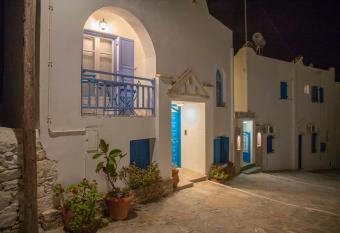 Amorgaia 2 allows 18 year olds to book a room