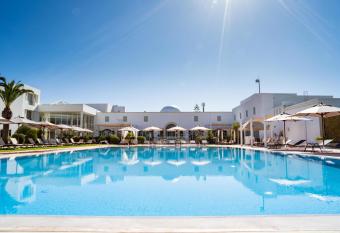 Hotel Flora Park by Turismark allows 18 year olds to book a room