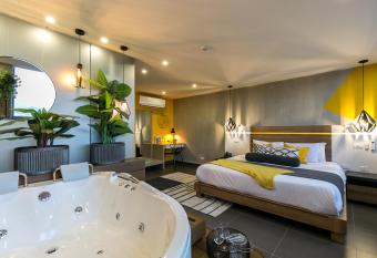 Epic Boutique Hotel allows 18 year olds to book a room