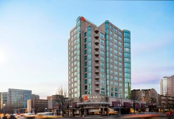 Vancouver Airport Marriott Hotel allows 18 year olds to book a room