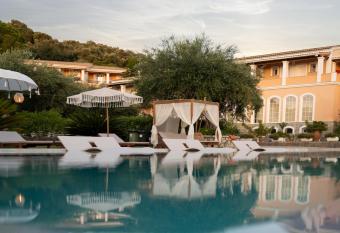 Nefeli Hotel has Balcony rooms