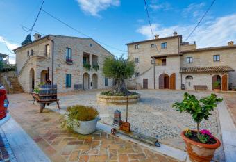 Agriturismo Il Sapore Della Luna has Balcony rooms