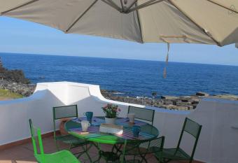 La Zagarella has Balcony rooms