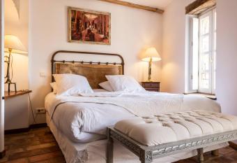 Chambre et Gite Le Roc sur l Orbieu has Balcony rooms