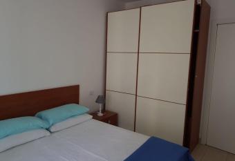 Mentana has Balcony rooms