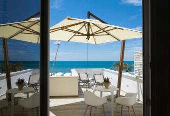 Hotel Miramare has Balcony rooms