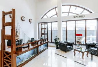 SFO Hotel and Suites allows 18 year olds to book a room