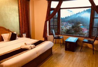 Star View Cottage has Balcony rooms