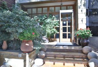 Hisham Hotel allows 18 year olds to book a room