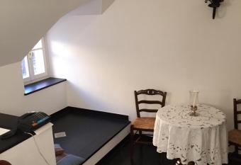 Affittacamere San Giorgio allows 18 year olds to book a room