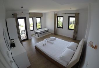 Gala Selimiye has Balcony rooms