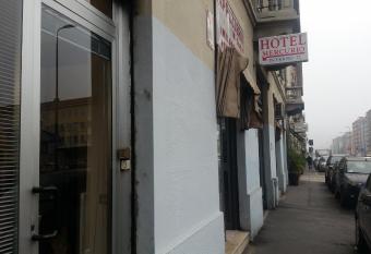 Hotel Mercurio allows 18 year olds to book a room