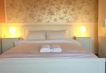 PAV- Semper fidelis has Balcony rooms