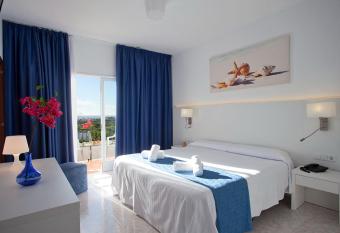 Hotel Cala Murada has Balcony rooms