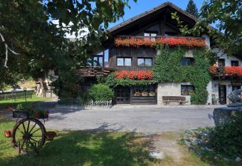 Albergo Ristorante Al Frat   da Streza has Balcony rooms
