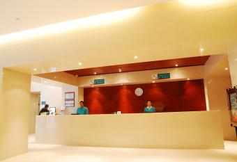 Jinjiang Inn    Xiamen University, Zhongshan Road allows 18 year olds to book a room