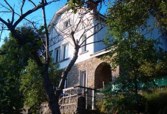 B&B Pittoresque allows 18 year olds to book a room