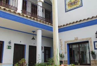 Venta de Abajo has Balcony rooms