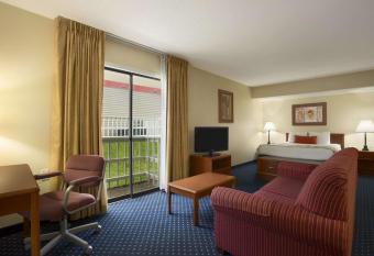 Affordable Suites of America Grand Rapids has Balcony rooms