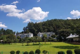 Tomato Pension allows 18 year olds to book a room