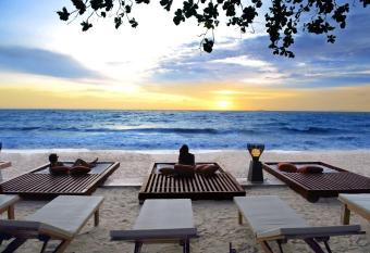 Lanta Sand Resort & Spa has Balcony rooms