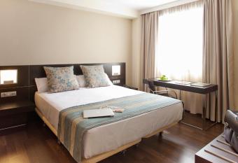 Sercotel Aura Algeciras allows 18 year olds to book a room