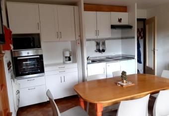 residence le thoral allows 18 year olds to book a room