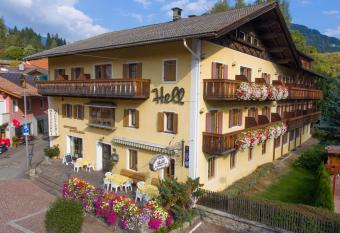 Hotel Hell has Balcony rooms