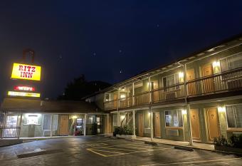 Ritz Inn-San Francisco Airport Sfo has Balcony rooms