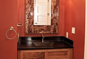 Wishmaker House B&b has Balcony rooms