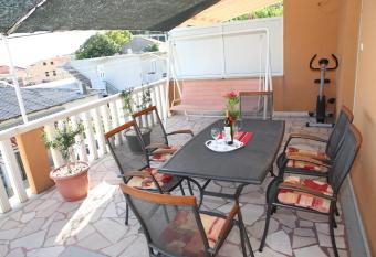 Apartman Luna has Balcony rooms