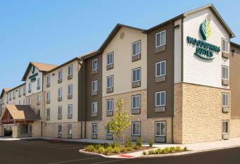 WoodSpring Suites South Plainfield allows 18 year olds to book a room