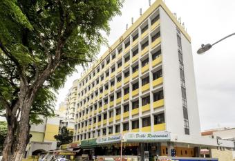 L Hotel at Broadway allows 18 year olds to book a room