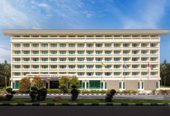 Radisson Hotel Brunei Darussalam allows 18 year olds to book a room