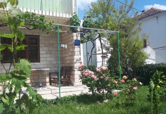 Apartments Mamich has Balcony rooms