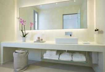 Nova Luxury Suites allows 18 year olds to book a room