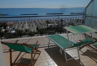 B&B Attico Mare has Balcony rooms